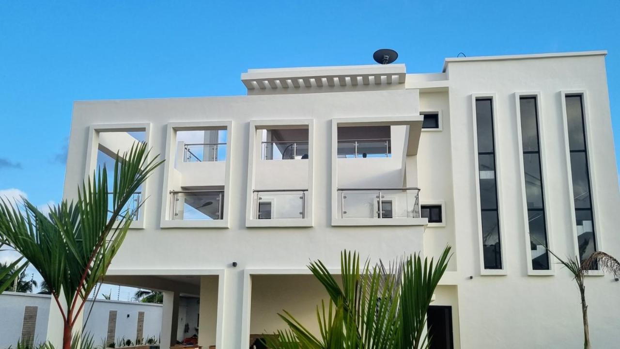 Villa Bolati, Avec Piscine, Jacuzzi, Jardin Et Vue Bonoua Bagian luar foto