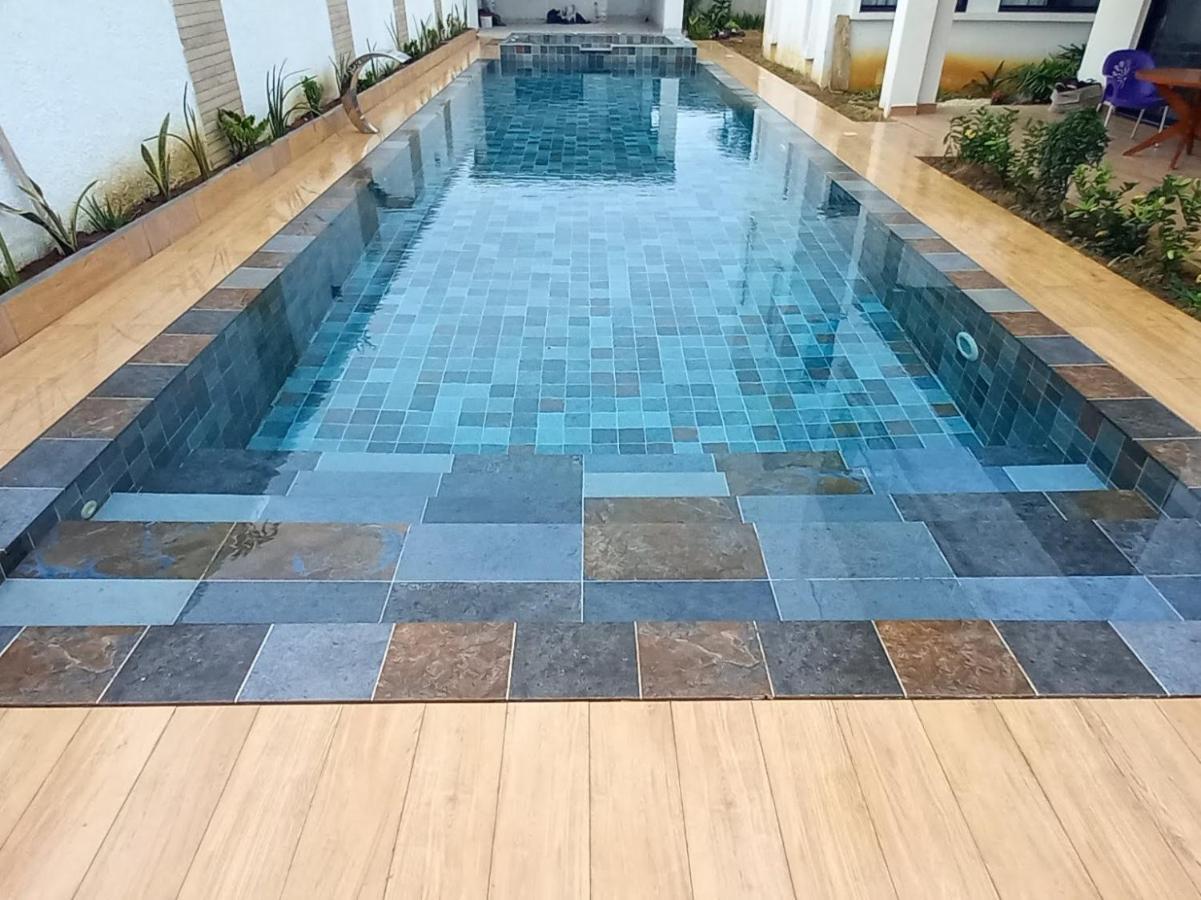Villa Bolati, Avec Piscine, Jacuzzi, Jardin Et Vue Bonoua Bagian luar foto